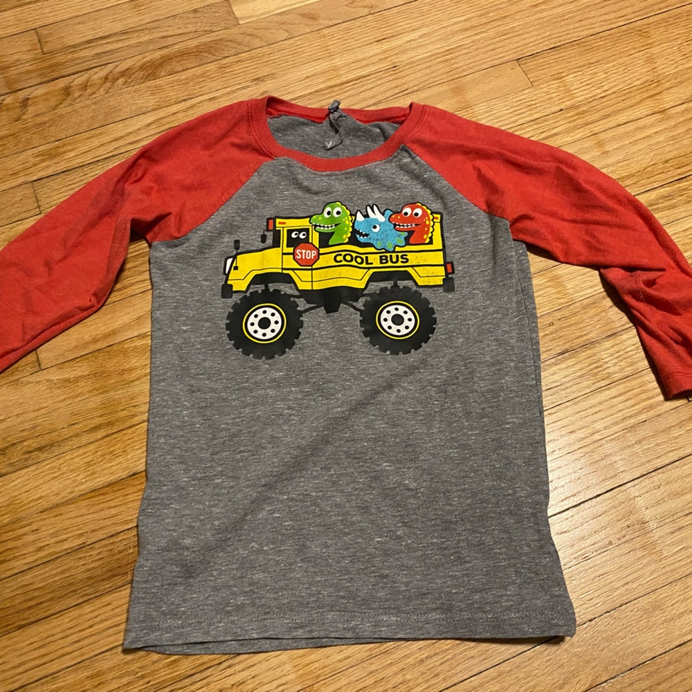 Boy 3/4 length tshirt | Dinosaur | School Bus | size small 6/7